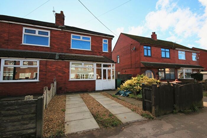 2 Bedroom Semi-Detached House To Rent In Cale Lane, Aspull, Wigan, WN2