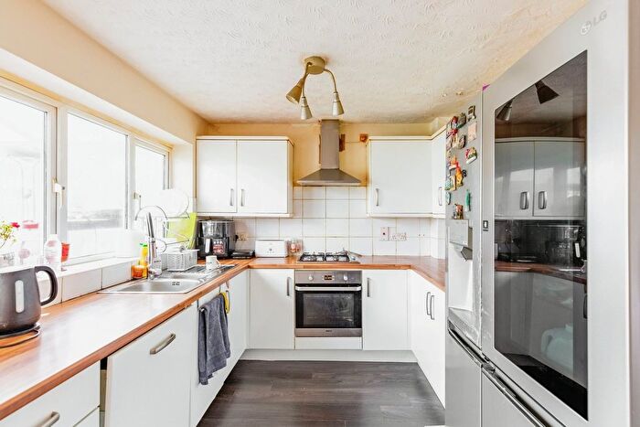 5 Bedroom Detached House For Sale In Cottesbrooke Gardens, Northampton, NN4