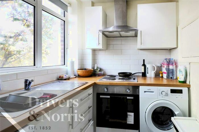 Apartment To Rent In Warren Court, Euston, London, NW1