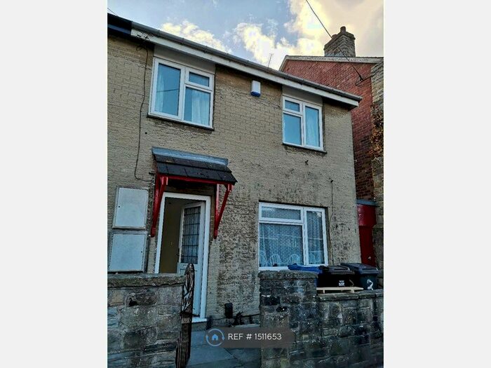 3 Bedroom Semi-Detached House To Rent In Elliott Road, Sheffield, S6