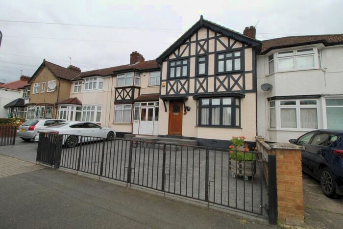 3 Bedroom Terraced House To Rent In Tokyngton Avenue, Wembley, HA9