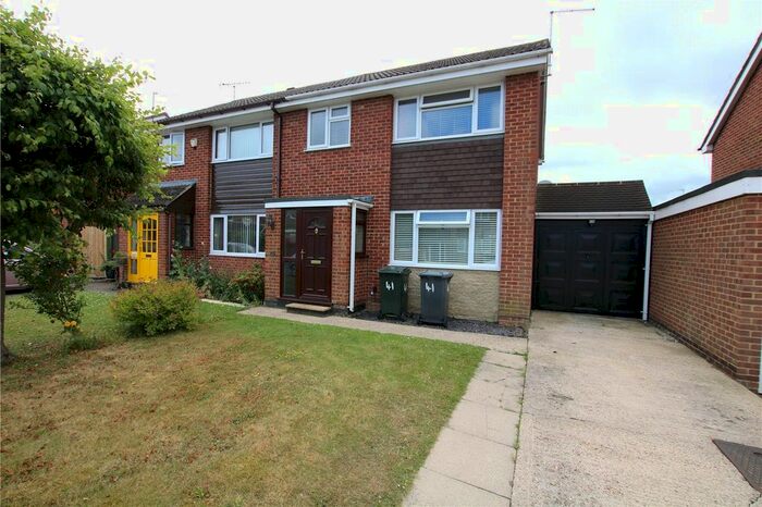 3 Bedroom Semi-Detached House To Rent In Hollydale Close, Reading, Berkshire, RG2