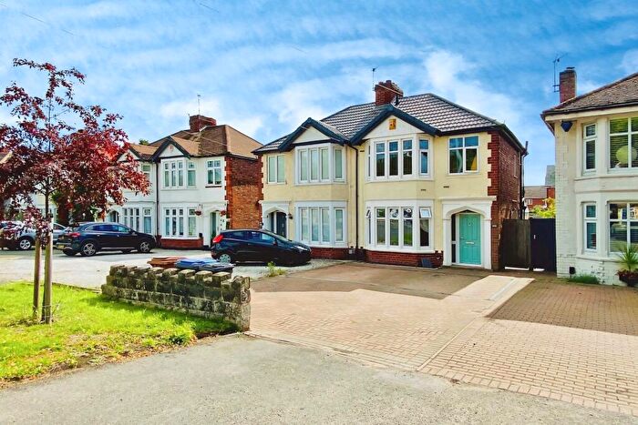 3 Bedroom Semi-Detached House For Sale In Coventry Road, Hinckley, LE10
