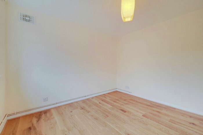 1 Bedroom Flat To Rent In Park Road, Chiswick, London, W4
