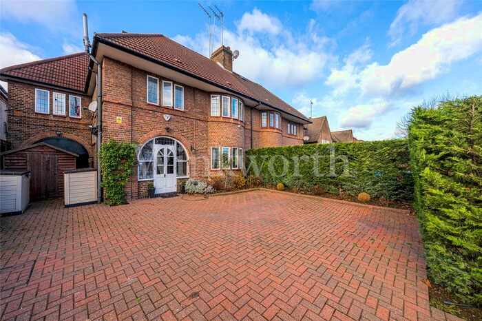 5 Bedroom Semi-Detached House To Rent In Finchley Road, London, NW11