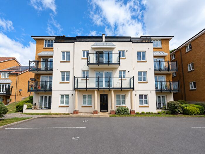 2 Bedroom Flat To Rent In Lower Corniche, Hythe, CT21