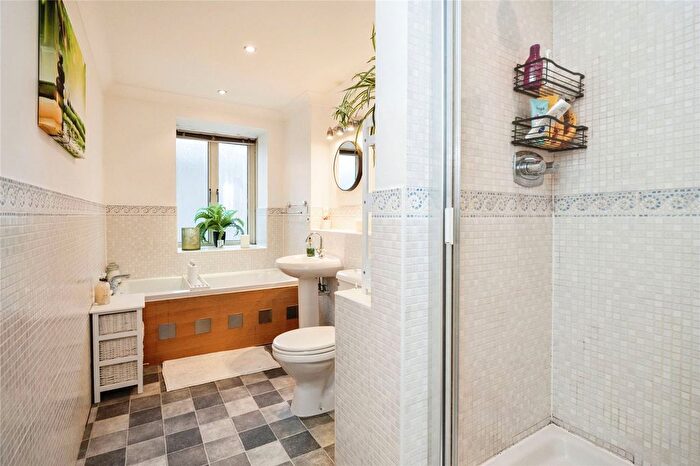 1 Bedroom Flat For Sale In Lime Hill Road, Tunbridge Wells, Kent, TN1