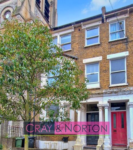 2 Bedroom Flat To Rent In Lambert Road, Brixton Hill, SW2