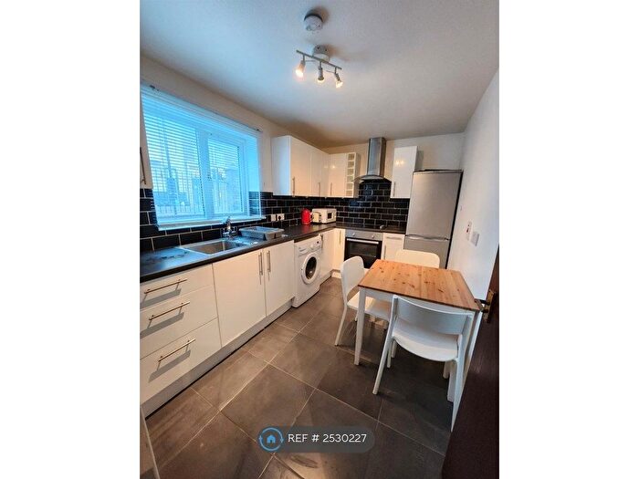 2 Bedroom Flat To Rent In Chopwell Close, London, E15