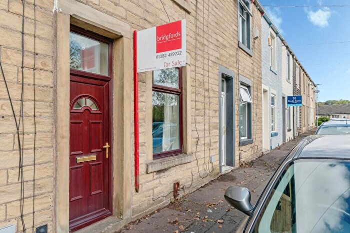 2 Bedroom Terraced House For Sale In Eldwick Street, Burnley, Lancashire, BB10