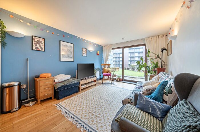 2 Bedroom Flat For Sale In Isaac Way, Manchester, Greater Manchester, M4