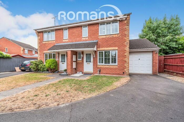 2 Bedroom Semi-Detached House To Rent In Chesterment Way, Lower Earley, RG6