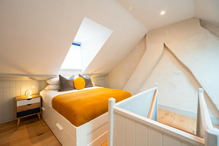 1 Bedroom Apartment To Rent In Friday Street, Henley-On-Thames, Oxfordshire, RG9