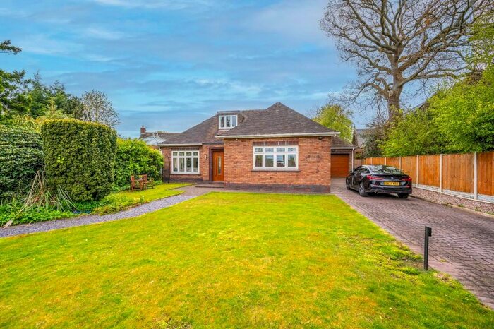 3 Bedroom Detached Bungalow For Sale In Hall Lane, Cronton, Widnes, WA8