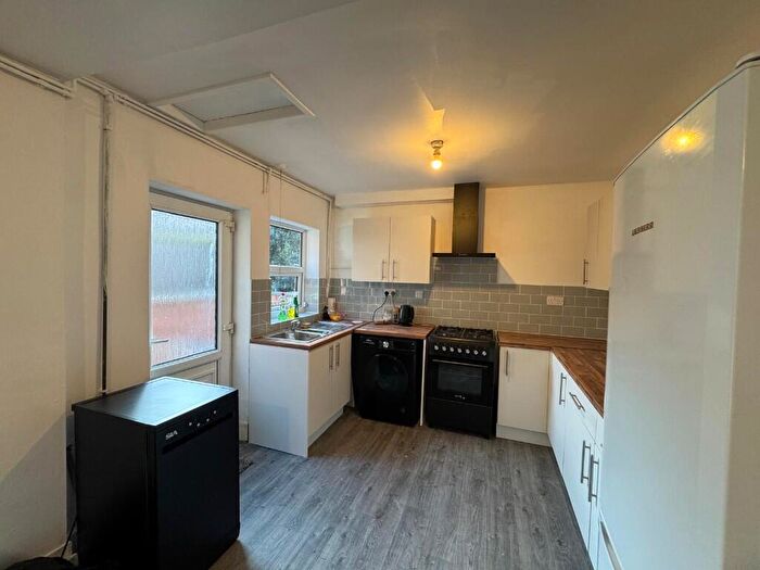 5 Bedroom Semi Detached House To Rent In Albert Grove, Nottingham, Nottinghamshire, NG7