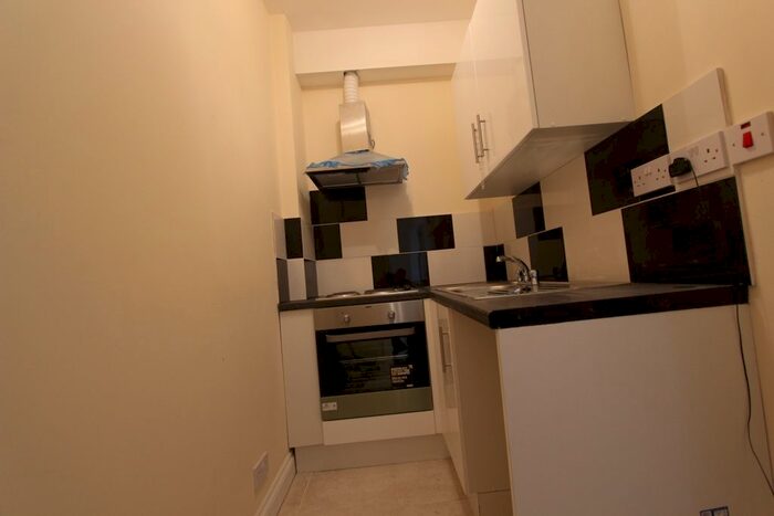 1 Bedroom Flat To Rent In High Road Leytonstone, London, E11