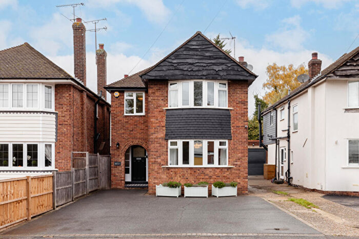 3 Bedroom Detached House For Sale In Hunter Avenue, Shenfield, CM15
