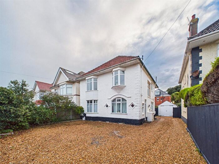 2 Bedroom Apartment For Sale In Southwood Avenue, Bournemouth, Dorset, BH6