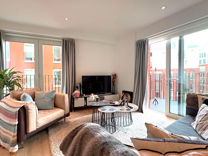 2 Bedroom Flat To Rent In Exchange Gardens, London, SW8