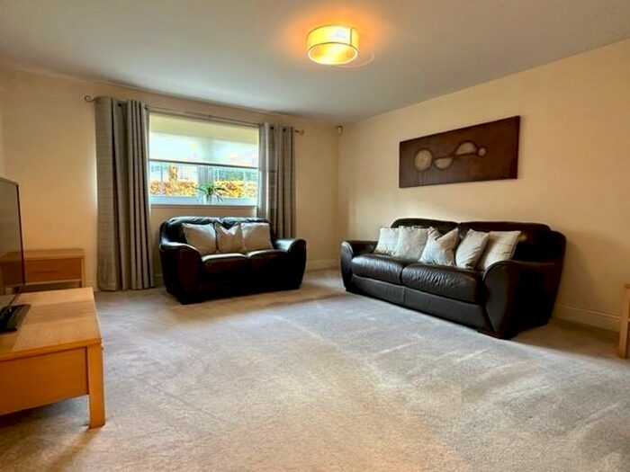 2 Bedroom Ground Flat To Rent In Parkholme Court, Hamilton, ML3