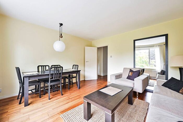 2 Bedroom Flat To Rent In Philbeach Gardens, Earls Court, London, SW5