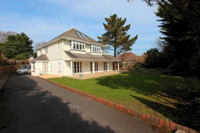 6 Bedroom Detached House To Rent In Bure Road, Friars Cliff, BH23