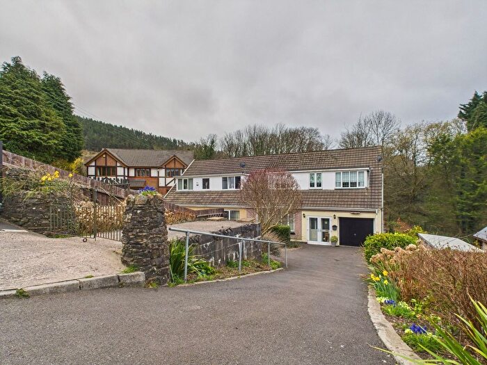 4 Bedroom Semi Detached House For Sale In Duffryn Road, Abertillery, NP13