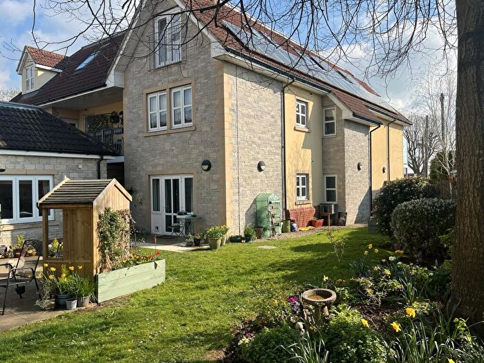 1 Bedroom Flat For Sale In Acacia Court, Tweentown, Cheddar, Somerset., BS27