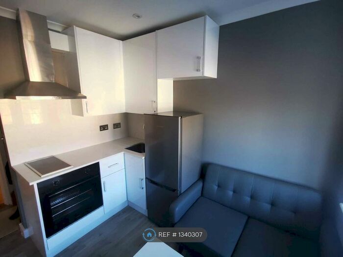 1 Bedroom Flat To Rent In Kenerne Drive, Barnet, EN5