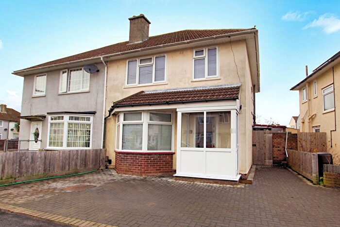 3 Bedroom Semi-Detached House For Sale In Beauchamp Avenue, Gosport, PO13