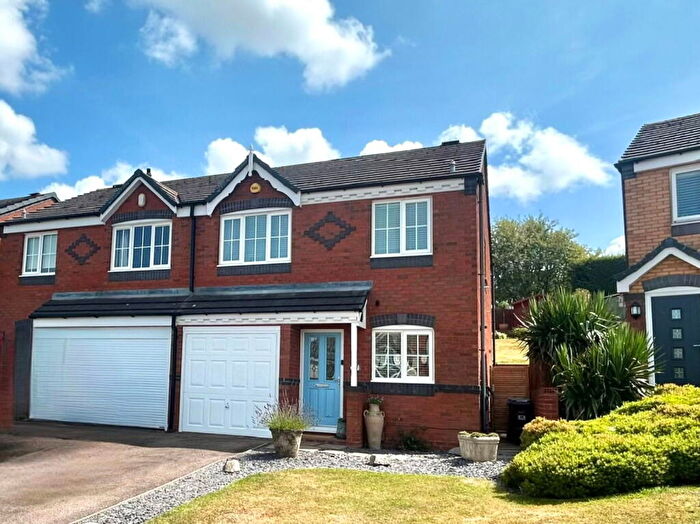 3 Bedroom Semi-Detached House For Sale In St. Marks Road, Dudley, DY2