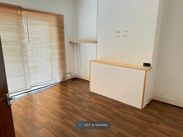 3 Bedroom Detached House To Rent In Cannock Road, Wolverhampton, WV10