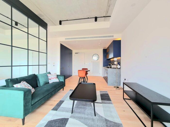 Studio To Rent In Goodluck Hope Walk, London, E14