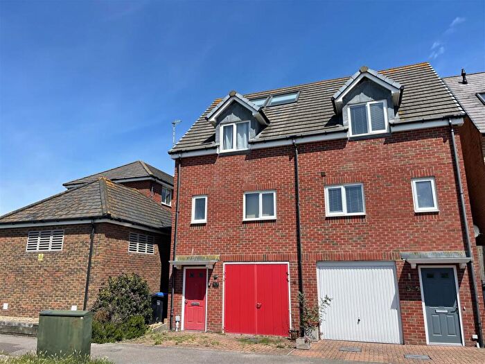 3 Bedroom Semi-Detached House To Rent In Harbour Way, Shoreham-By-Sea, BN43