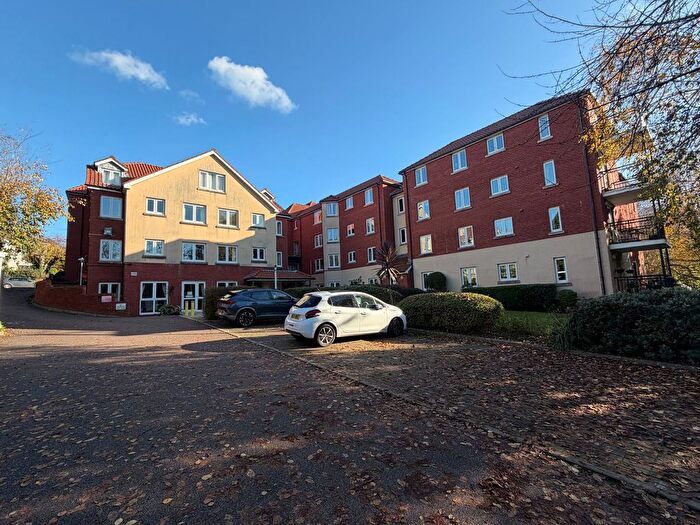 2 Bedroom Flat For Sale In Polsham Park, Paignton, Devon, TQ3