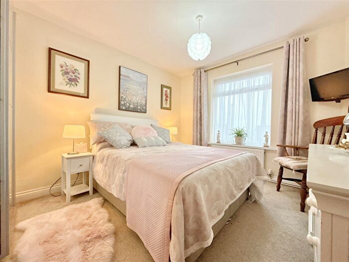 2 Bedroom Detached Bungalow For Sale In Thrushel Close, Brixham, TQ5
