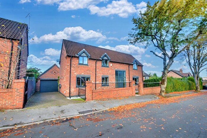 4 Bedroom Detached House For Sale In Fairview Road, Woodthorpe, Nottingham, NG5