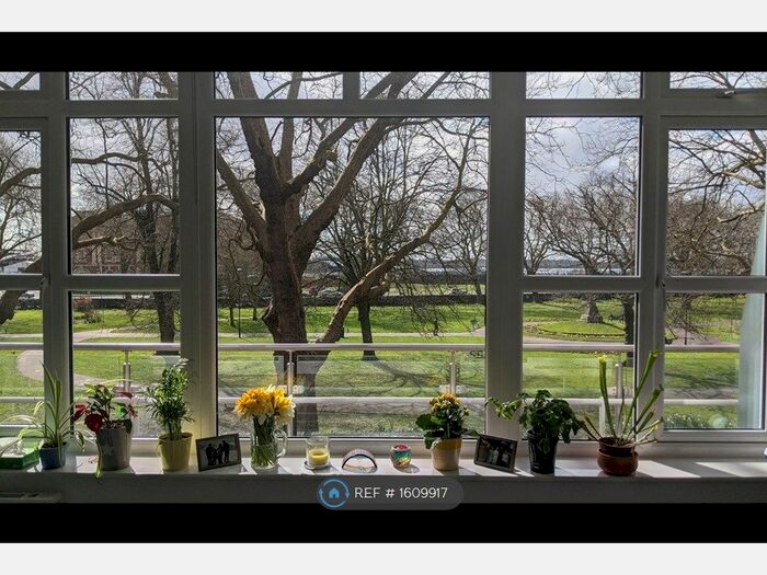 Studio To Rent In Seafarers Court, Southampton, SO14