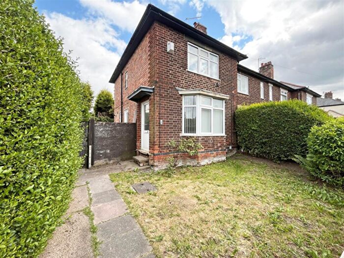 2 Bedroom End Of Terrace House To Rent In Prior Road, Daybrook, Nottingham, NG5