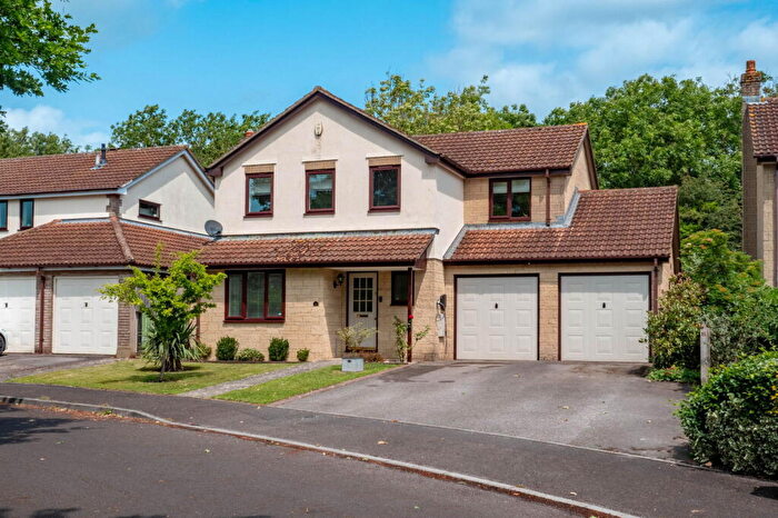 4 Bedroom Detached House For Sale In Compton Gardens, Frome, Somerset, BA11