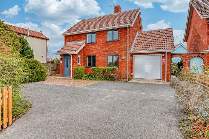 3 Bedroom Detached House For Sale In The Street, Yaxley, IP23
