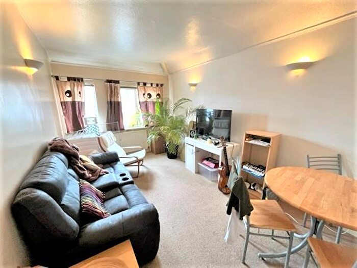 1 Bedroom Flat To Rent In Oak Tree Lane, Selly Oak, Birmingham, B29