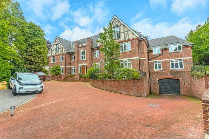 2 Bedroom Flat To Rent In Foxley Lane, West Purley, CR8
