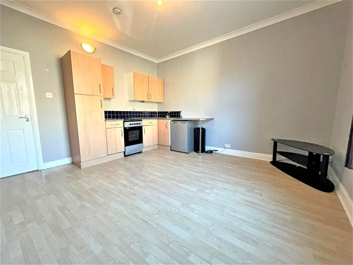 1 Bedroom Apartment To Rent In Bradford Road, Stanningley, LS28