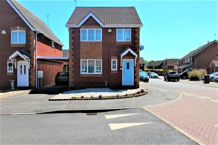 3 Bedroom Detached House To Rent In Bullfinch Road, Nottingham, NG6