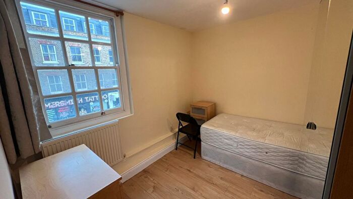 1 Bedroom Flat To Rent In Hammersmith Road, London, W14