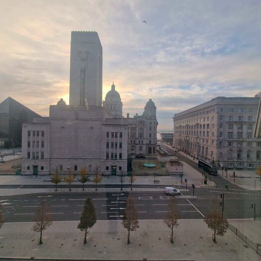 2 Bedroom Apartment For Sale In Apartment Beetham Plaza, The Strand, Liverpool, Merseyside, L2