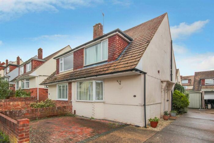 3 Bedroom Bungalow To Rent In Overdown Rise, Portslade, Brighton, BN41