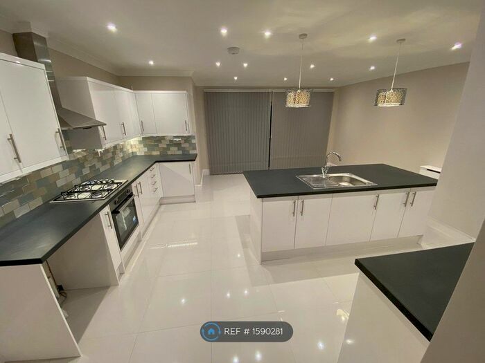 3 Bedroom Flat To Rent In Tremona Road, Southampton, SO16