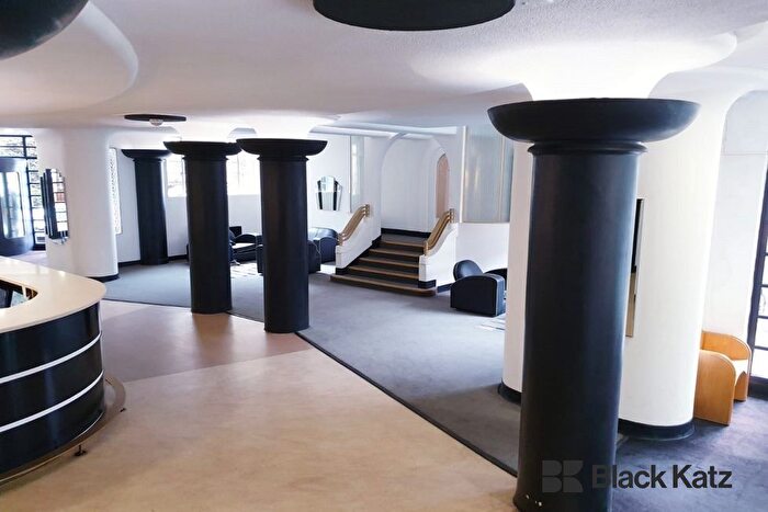 1 Bedroom Flat To Rent In Du Cane Court, Balham, SW17